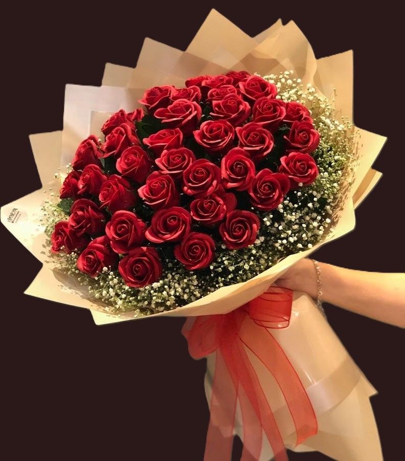 k�rm�z� g�l buket 